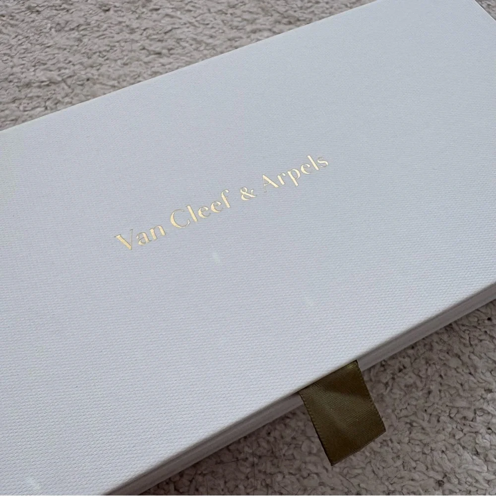 Van Cleef & Arpels Votive Candle Set - Pink, Green, Cream - Picture 7 of 12